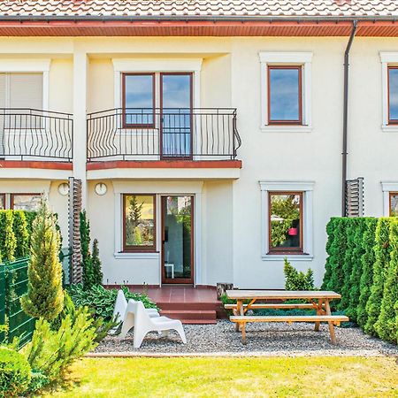 Cozy Home In Mielno With Kitchen Buitenkant foto