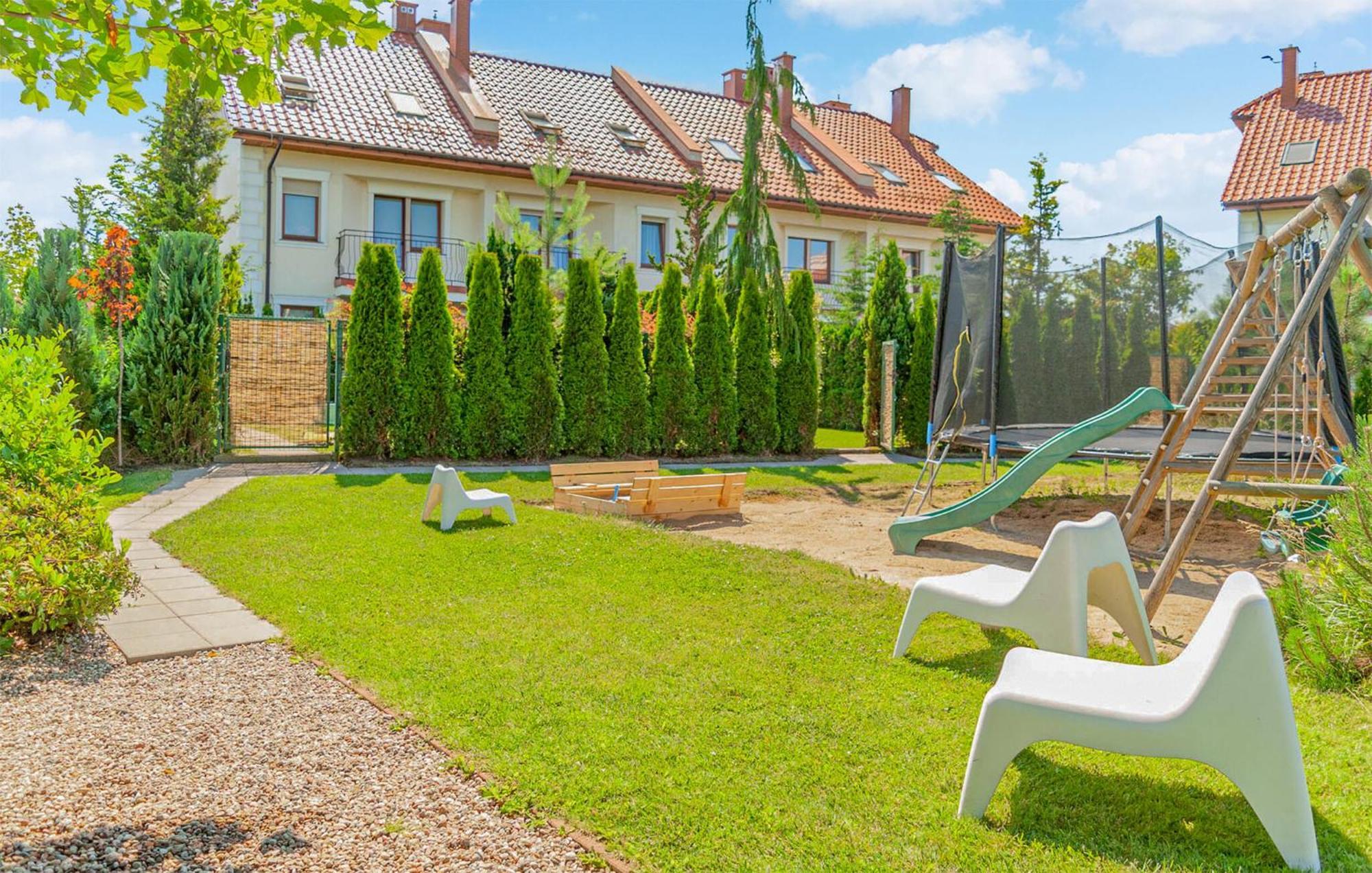 Cozy Home In Mielno With Kitchen Buitenkant foto